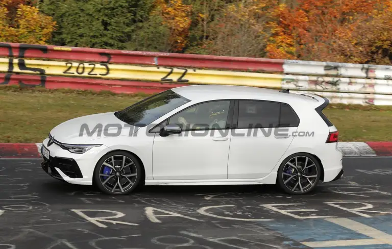 Volkswagen Golf R 2024 - Foto spia 14-11-2023 - 18