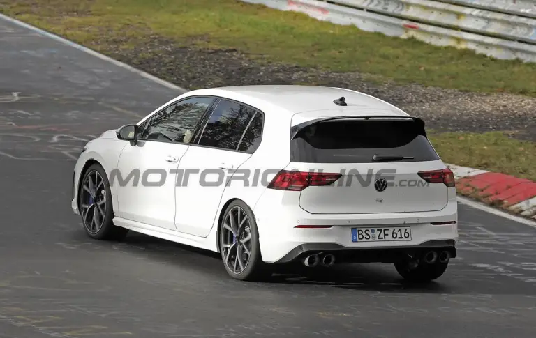 Volkswagen Golf R 2024 - Foto spia 14-11-2023 - 17