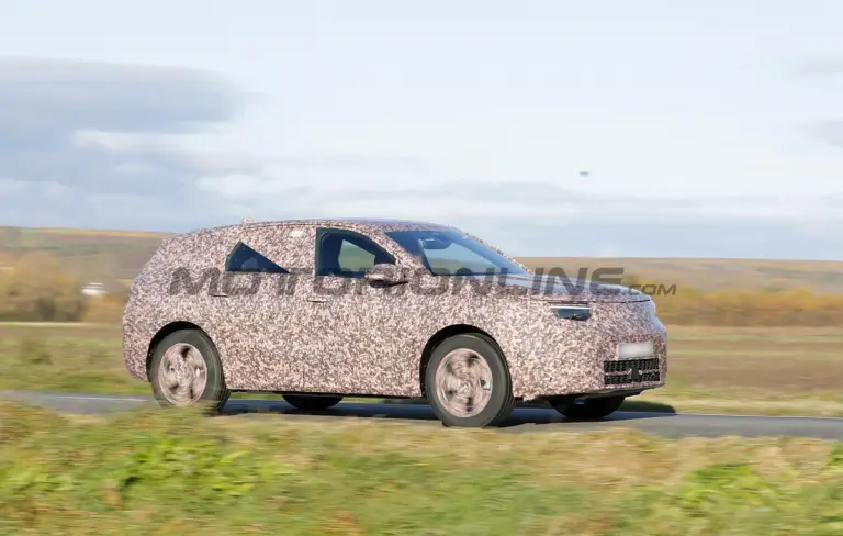 Opel Grandland 2024 - Foto spia 15-11-2023 - 17