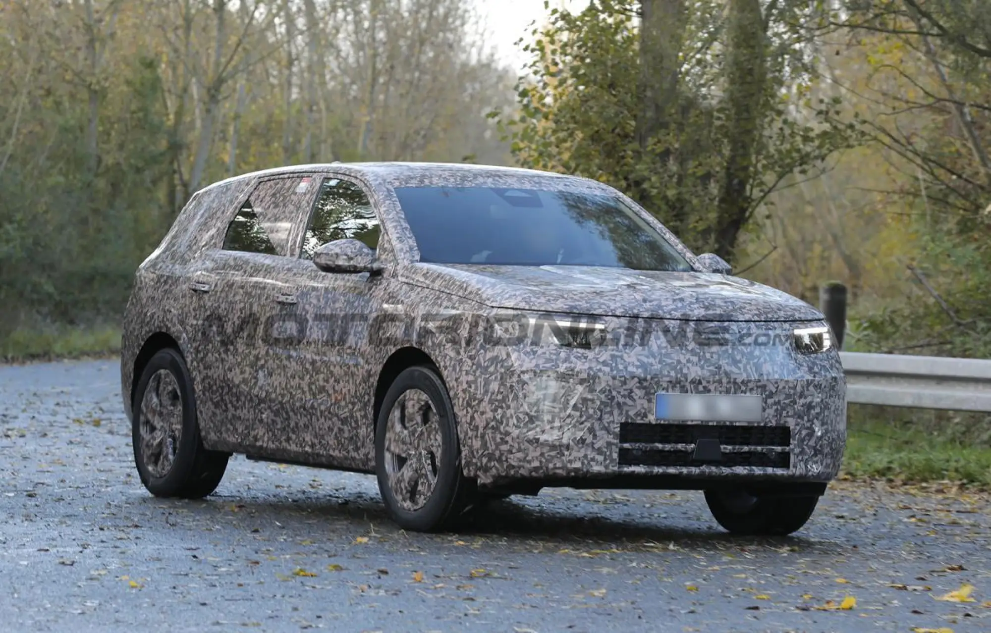 Opel Grandland 2024 - Foto spia 15-11-2023 - 2