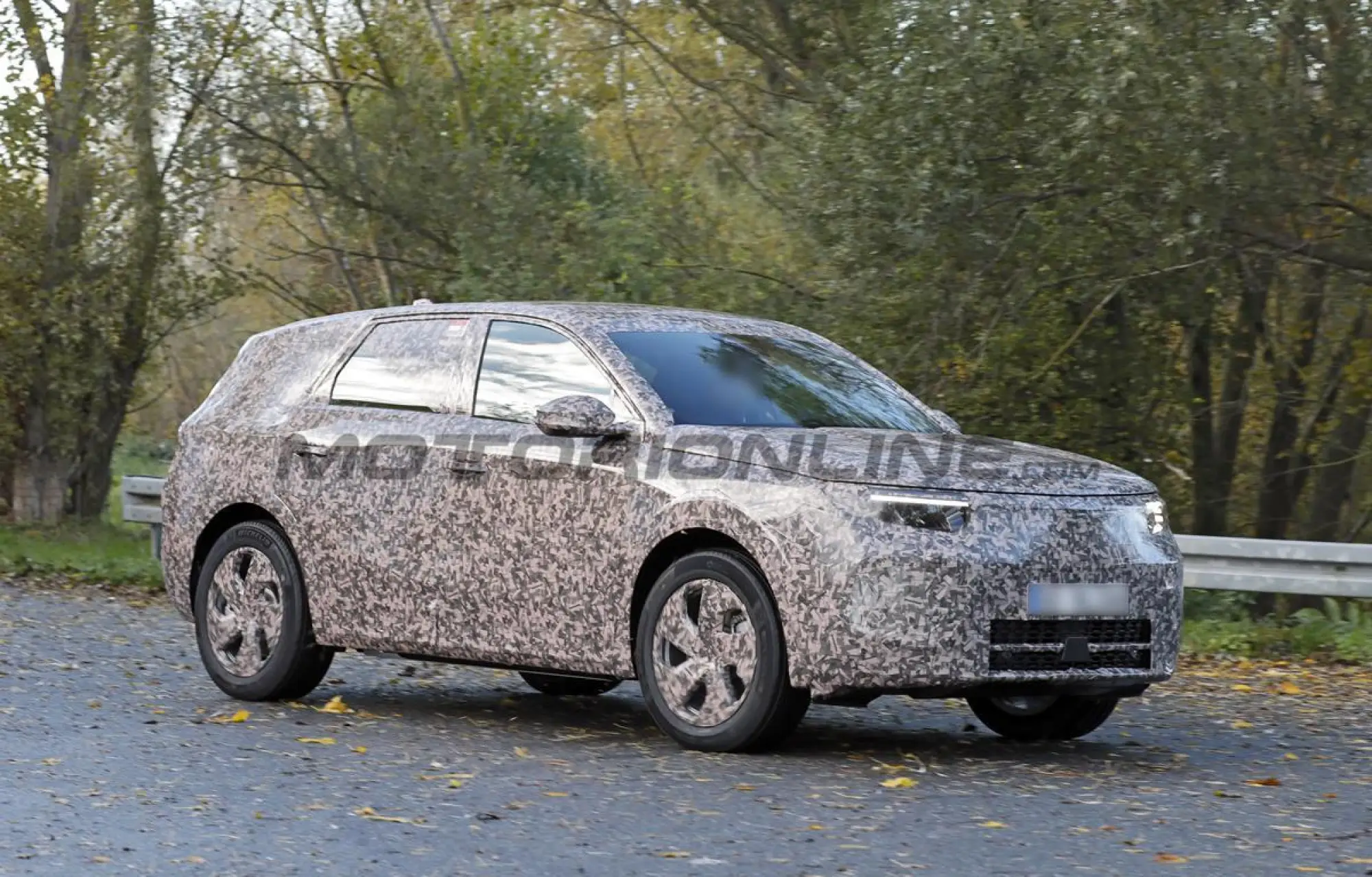 Opel Grandland 2024 - Foto spia 15-11-2023 - 3