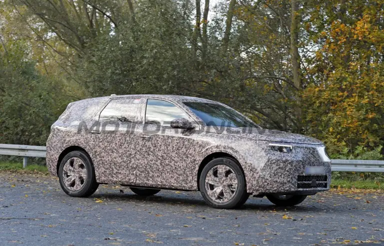 Opel Grandland 2024 - Foto spia 15-11-2023 - 6