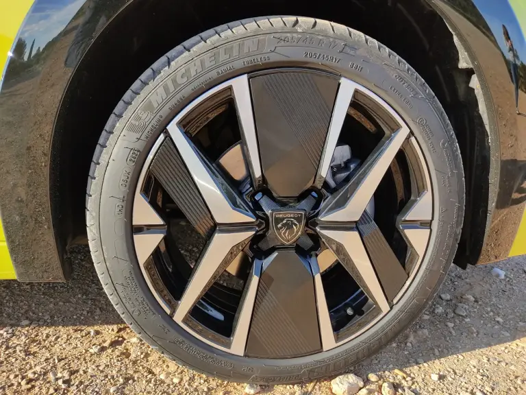 Peugeot e-208 2024 - Prova Tarragona - 5