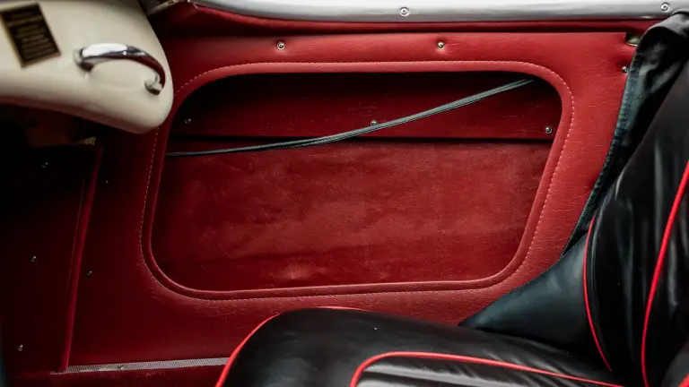 Austin Healey 100M - 11