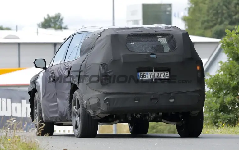 Hyundai Ioniq 7 - Foto spia 16-11-2023 - 10