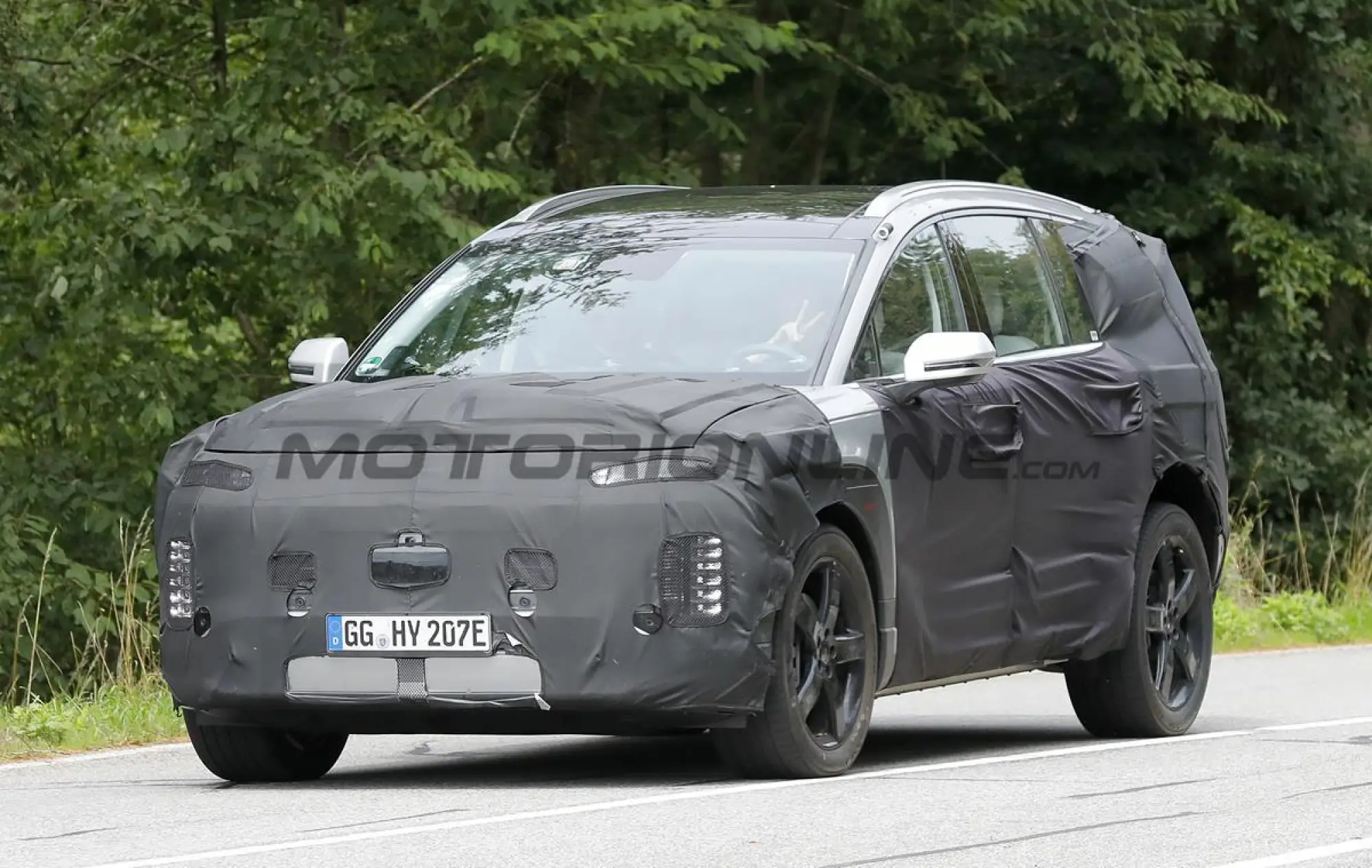 Hyundai Ioniq 7 - Foto spia 16-11-2023 - 9