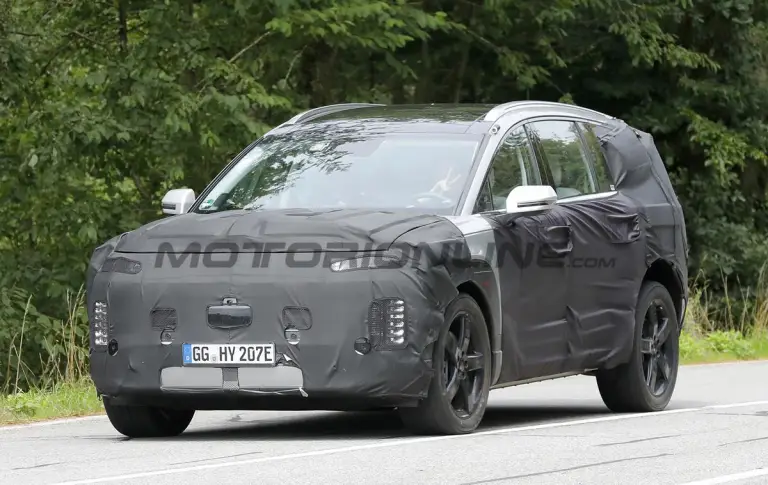 Hyundai Ioniq 7 - Foto spia 16-11-2023 - 9