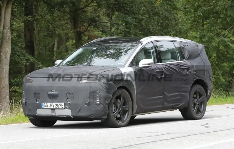 Hyundai Ioniq 7 - Foto spia 16-11-2023 - 2