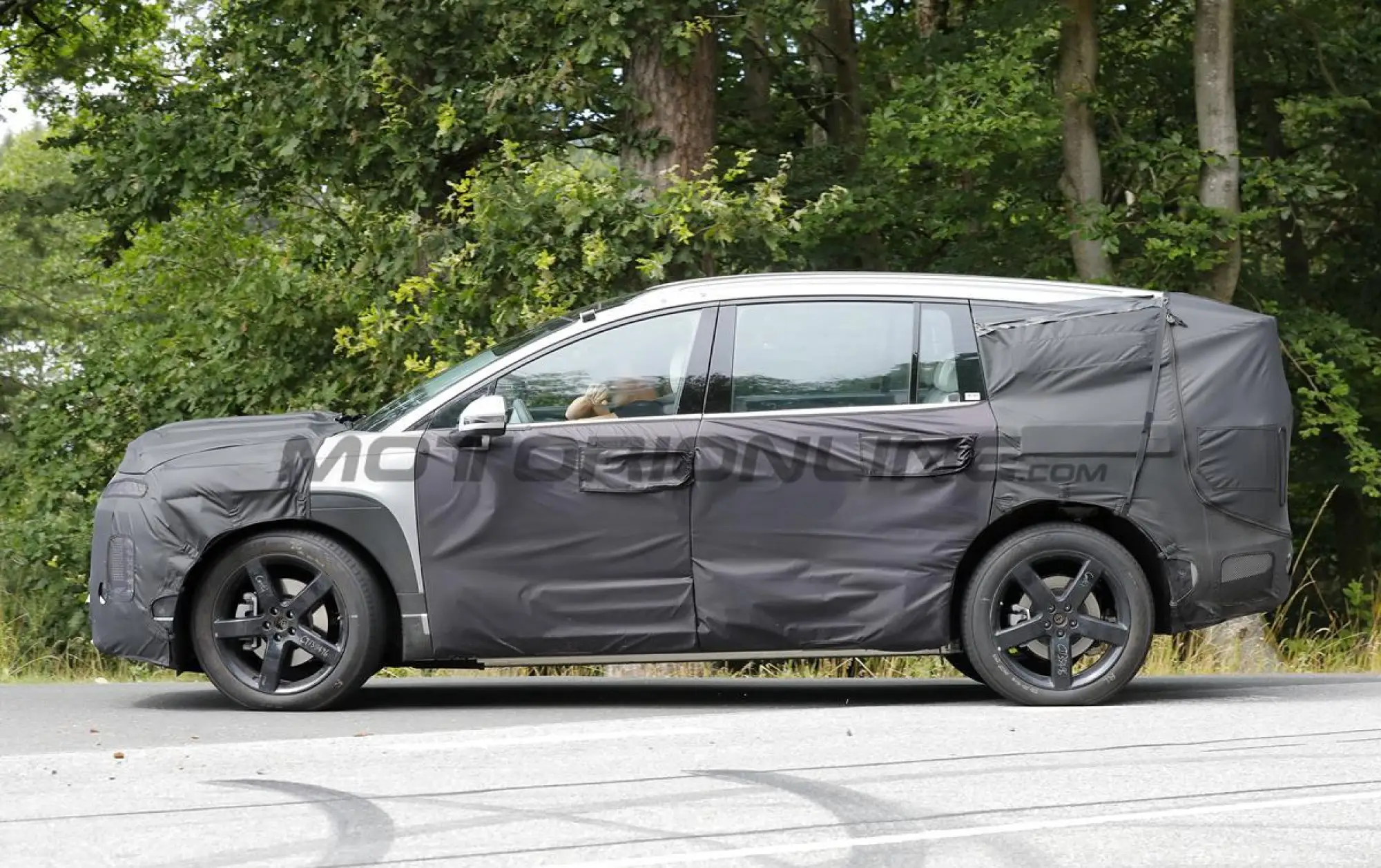 Hyundai Ioniq 7 - Foto spia 16-11-2023 - 5