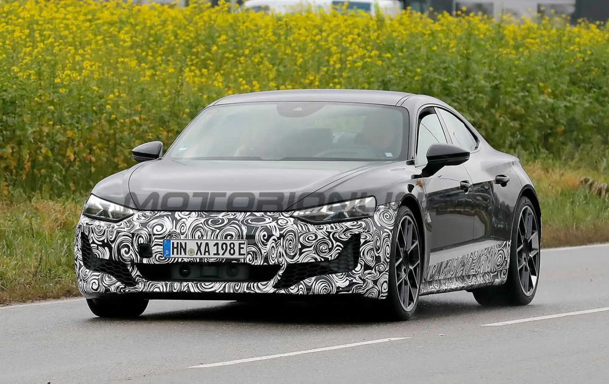 Audi GT e-tron restyling - Foto spia 22-11-2023 - 1