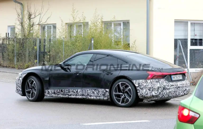 Audi GT e-tron restyling - Foto spia 22-11-2023 - 12