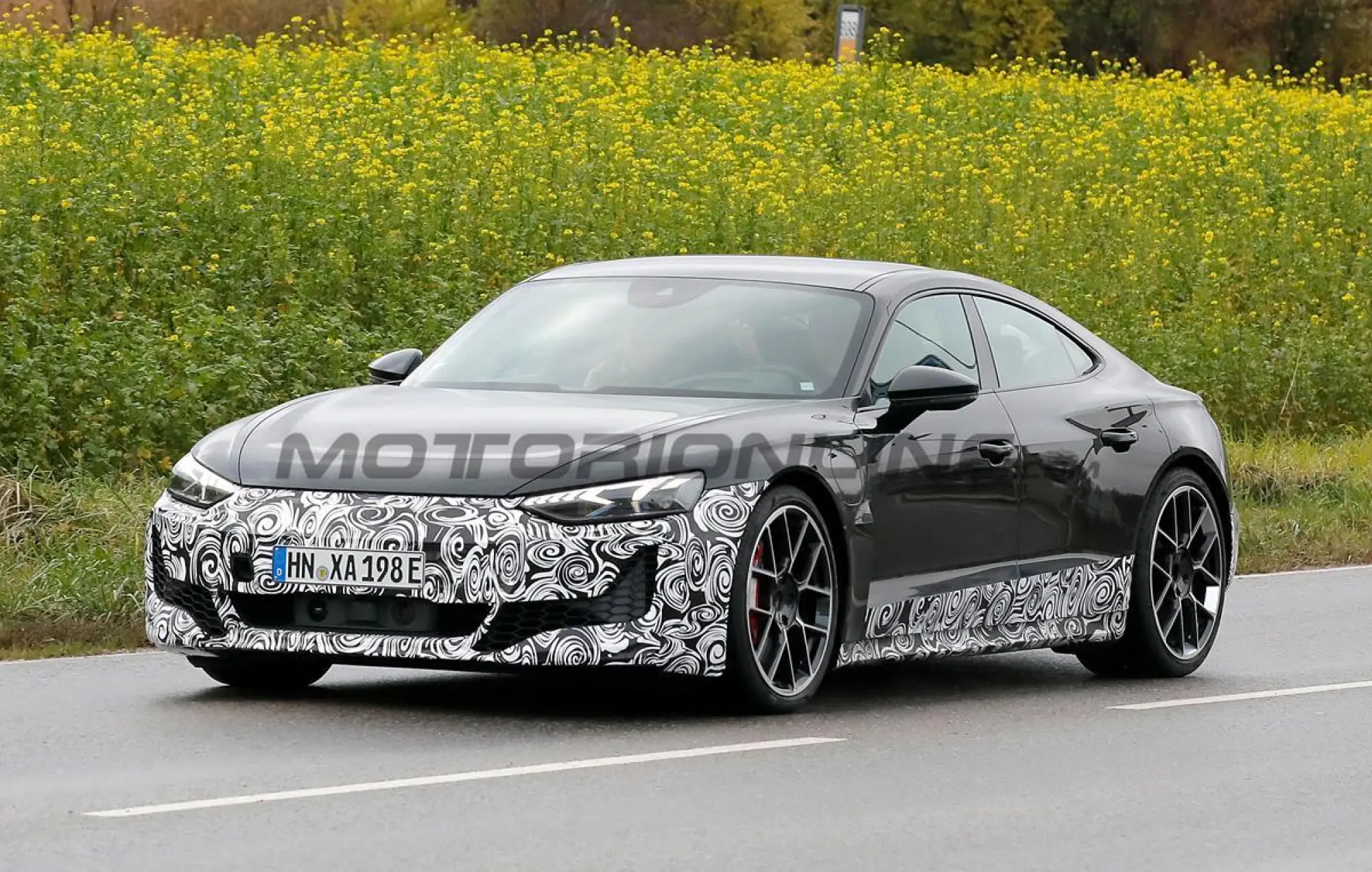 Audi GT e-tron restyling - Foto spia 22-11-2023 - 9