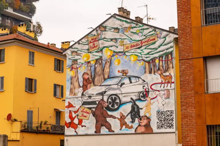 Volvo murale natalizio Milano Portanuova - 17