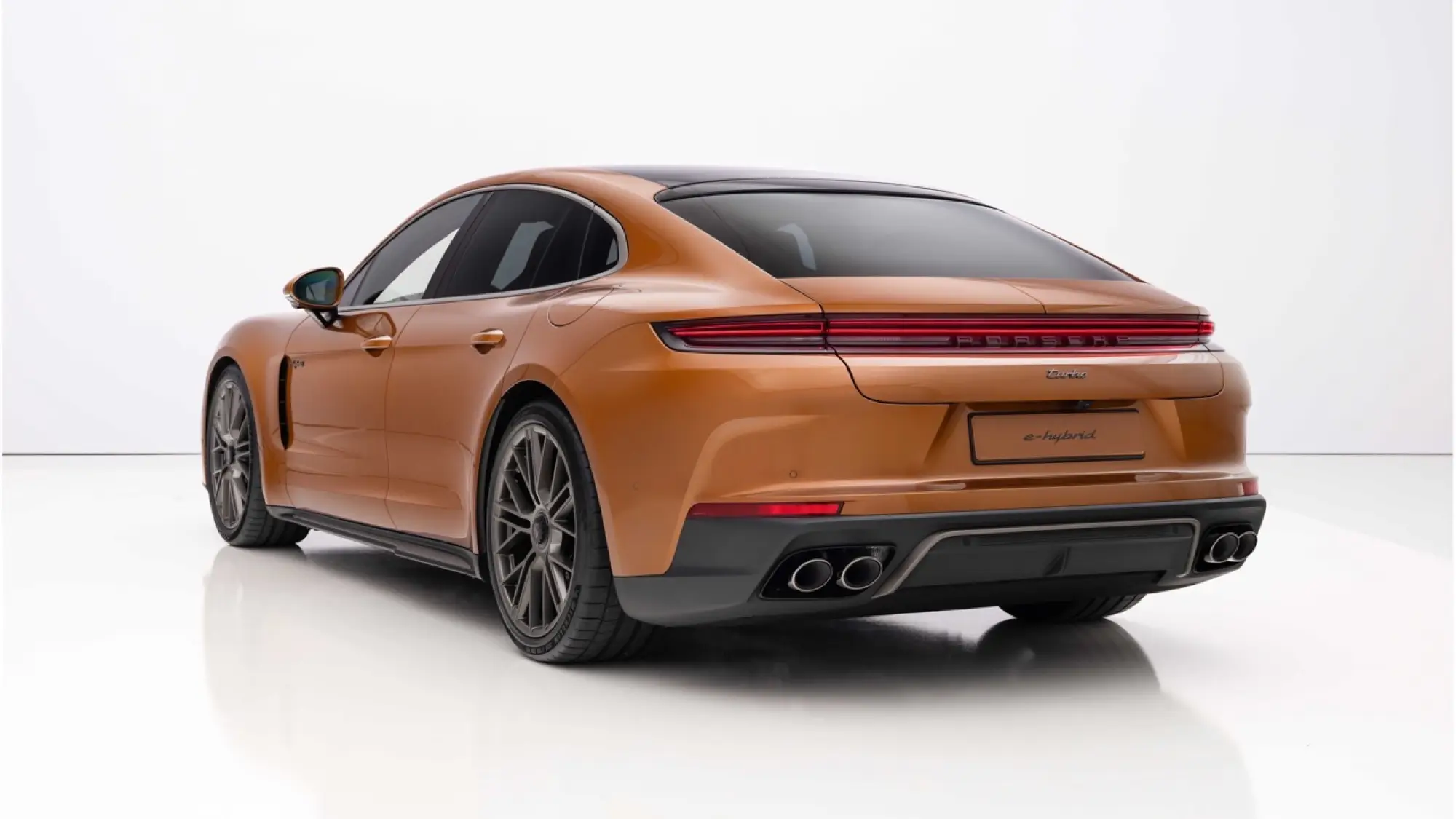 Porsche Panamera 2024 - Foto ufficiali - 2