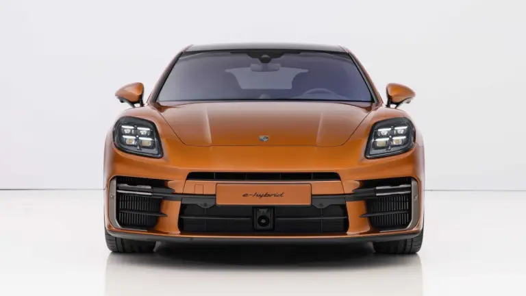 Porsche Panamera 2024 - Foto ufficiali - 3