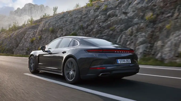 Porsche Panamera 2024 - Foto ufficiali - 38