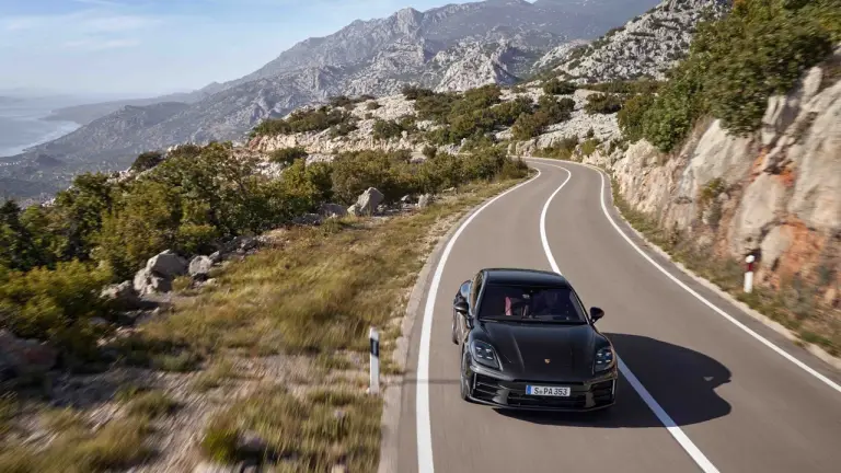 Porsche Panamera 2024 - Foto ufficiali - 33