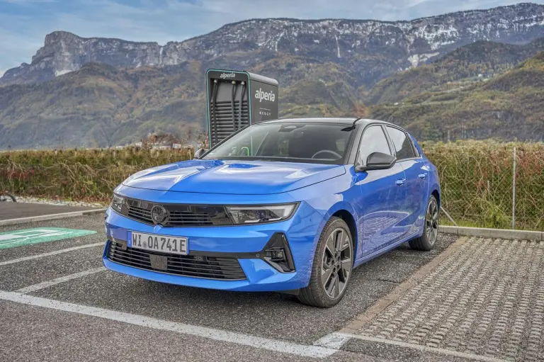 Opel Astra Electric Passeggiata Tappeiner di Merano - 1