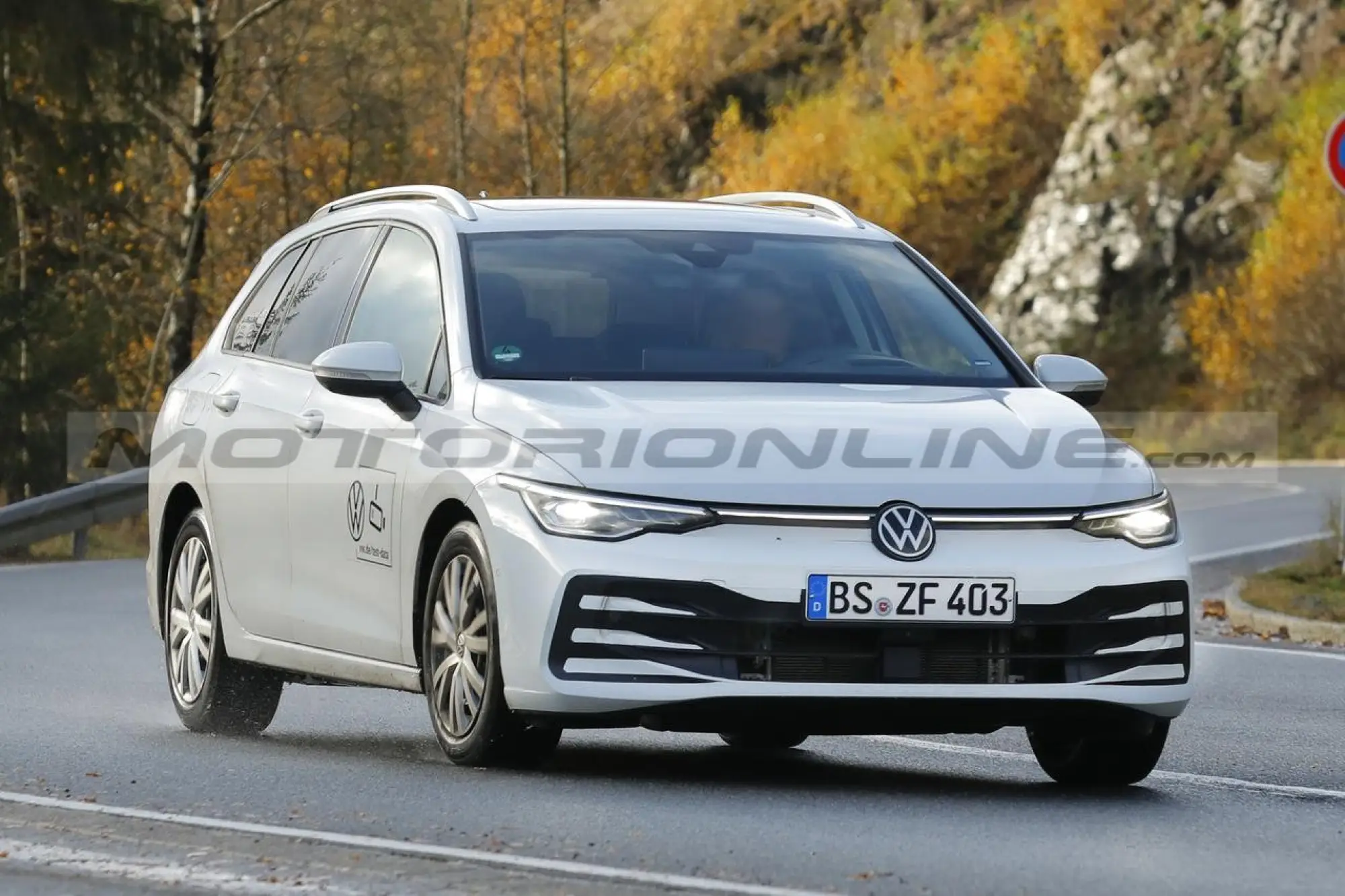 Volkswagen Golf Variant 2024 - Foto Spia 28-11-2023 - 4