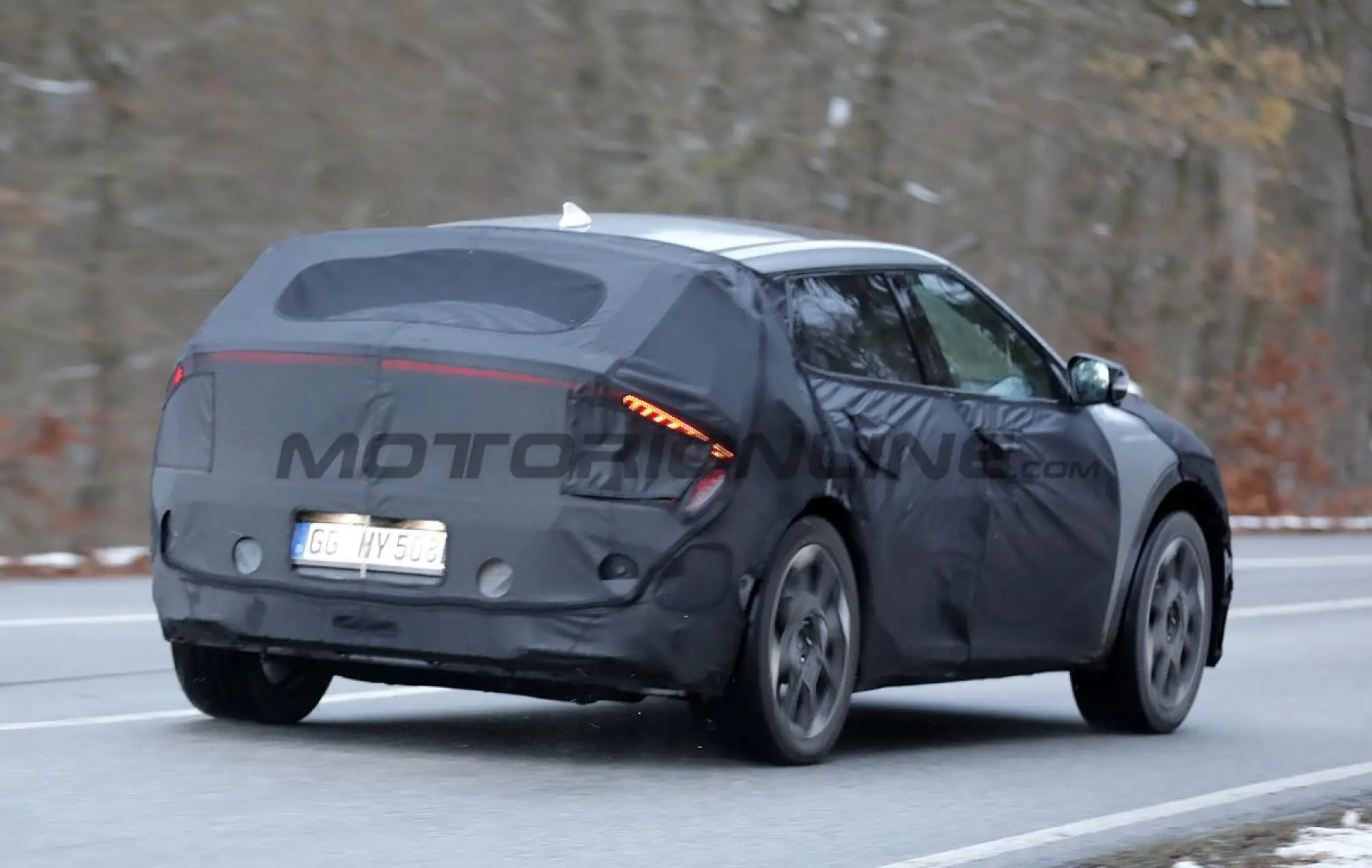 Kia EV6 2025 - Foto spia 30-11-2023 - 16
