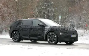 Kia EV6 2025 - Foto spia 30-11-2023 - 3