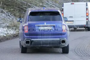 Rolls-Royce Cullinan 2025 - Foto Spia 02-12-2023