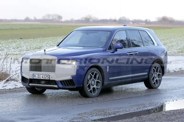 Rolls-Royce Cullinan 2025 - Foto Spia 02-12-2023 - 8