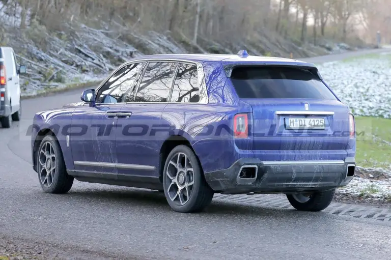 Rolls-Royce Cullinan 2025 - Foto Spia 02-12-2023 - 10