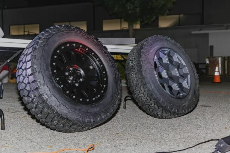 Tesla Cybertruck Unplugged Performance - 8