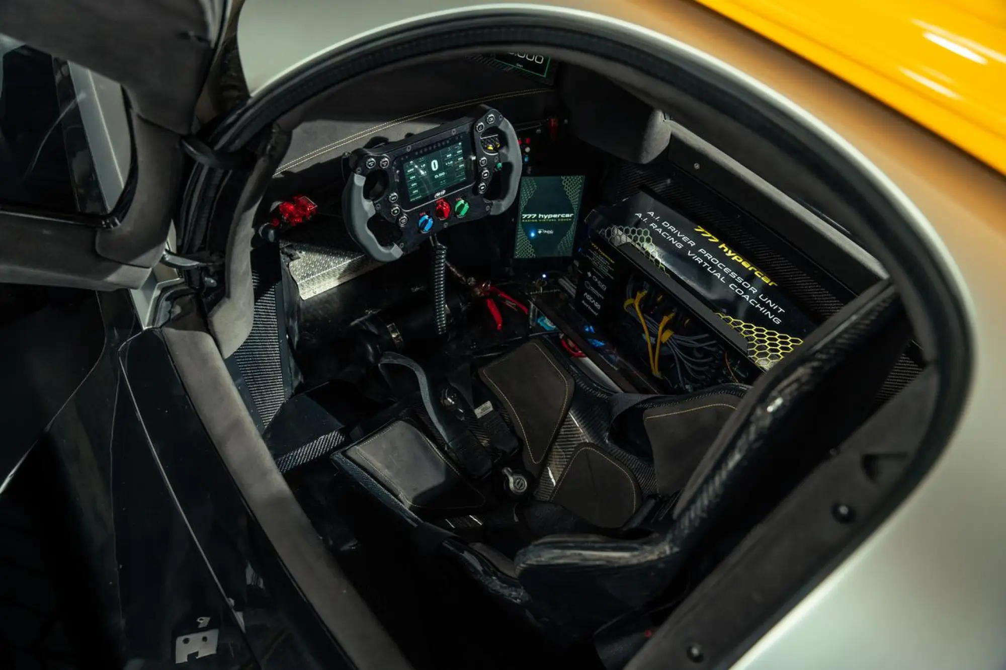 777 hypercar Emirati Arabi Uniti - 3