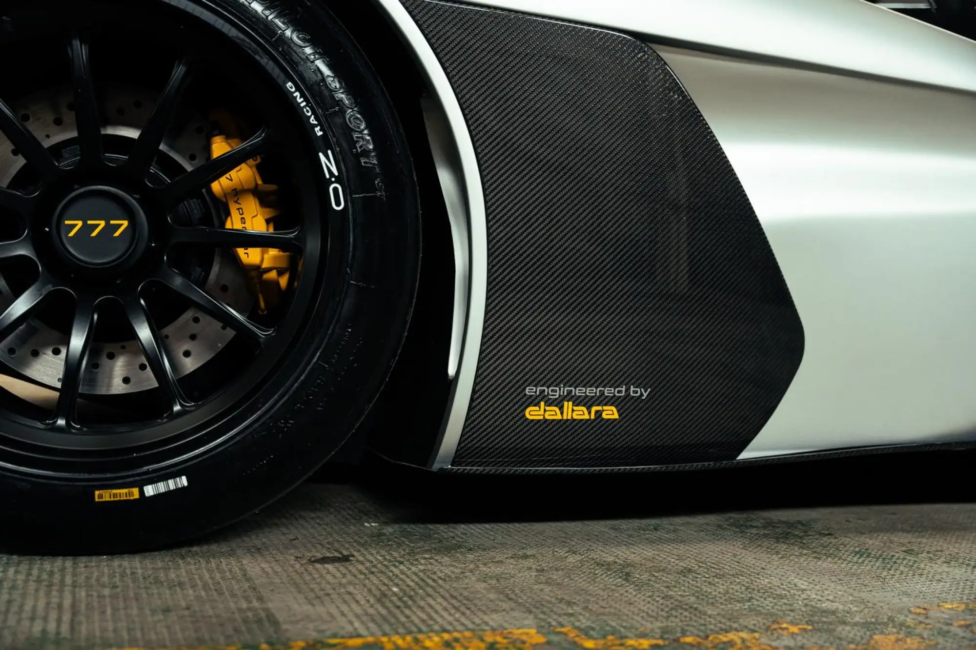 777 hypercar Emirati Arabi Uniti - 6