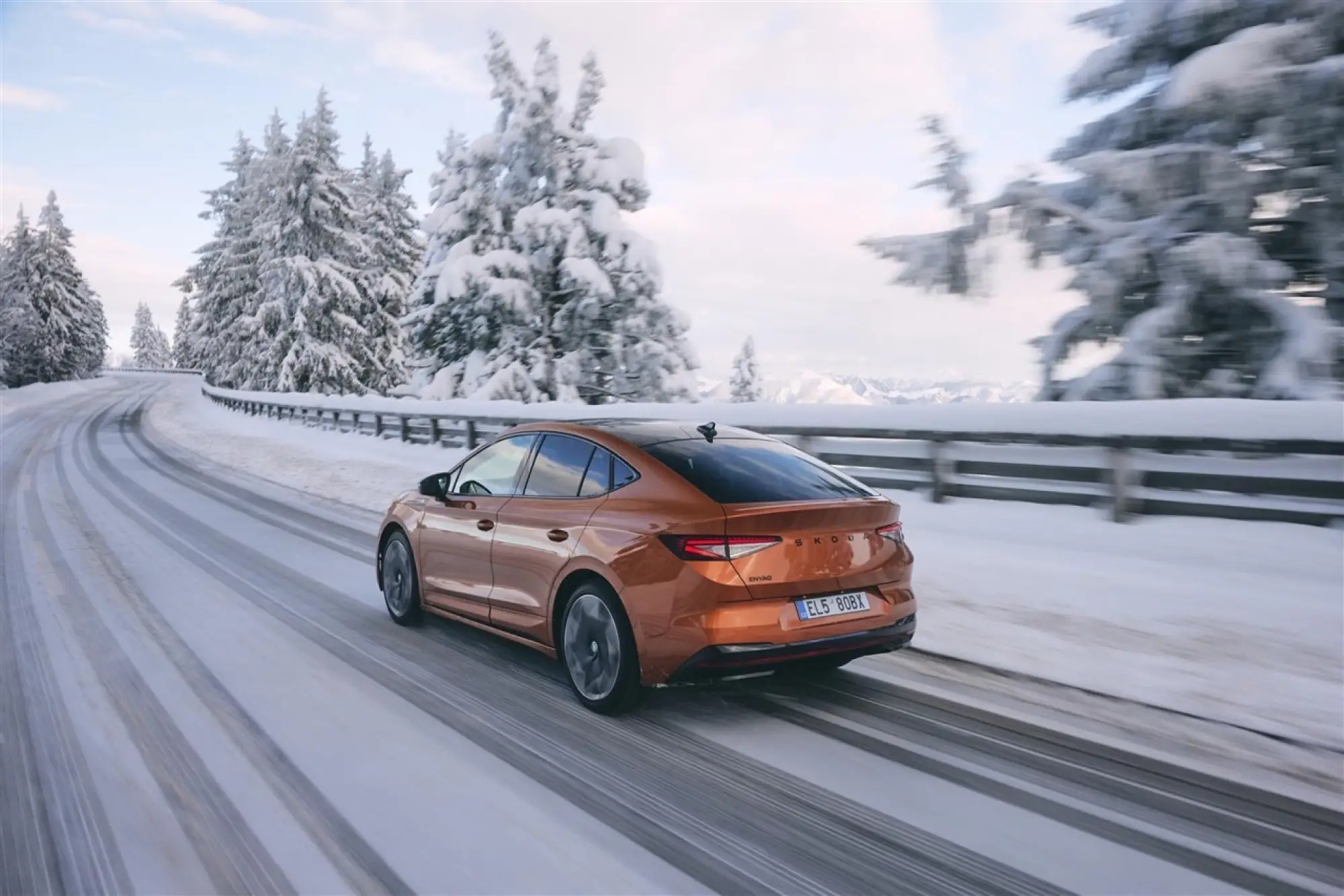 Skoda Enyaq 2024 - Foto ufficiali - 3