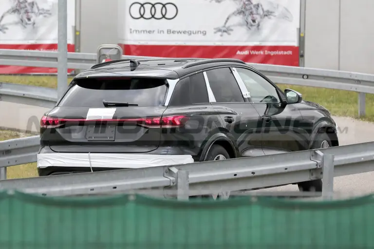 Audi Q6 e-tron 2025 - Foto Spia 06-12-2023 - 2