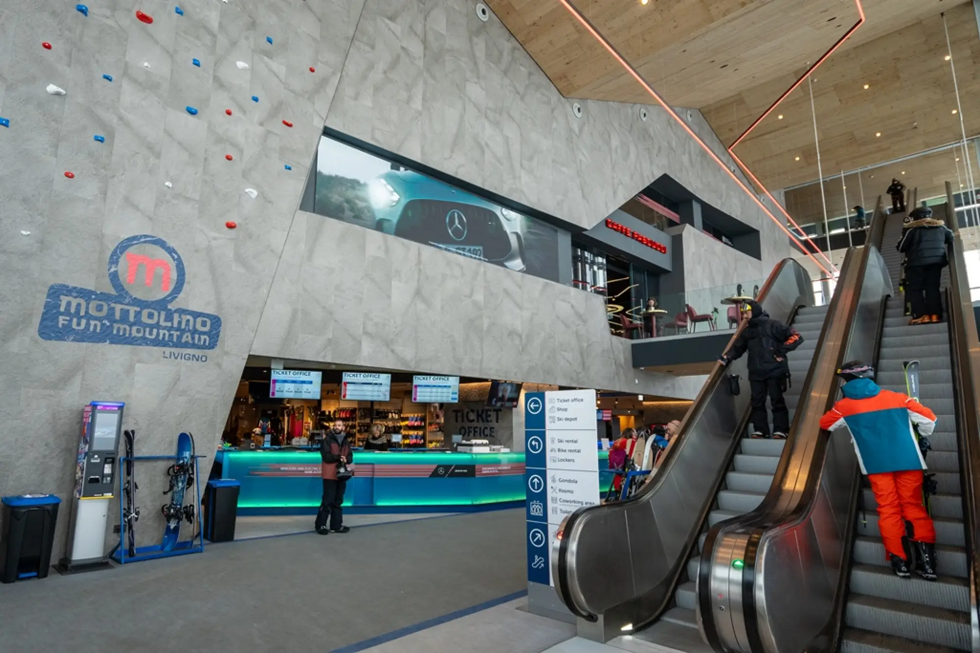 Mercedes-AMG - Luxury Hub del Mottolino Fun Mountain Livigno - 7