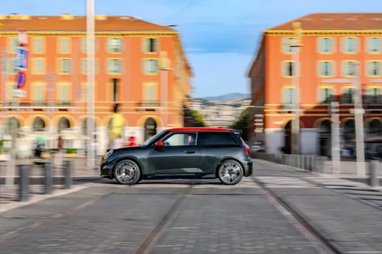 Mini Cooper SE John Cooper Works - 40
