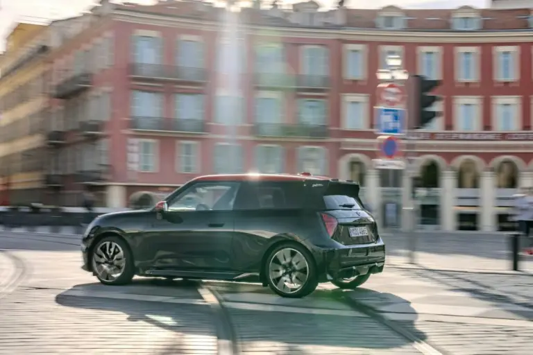 Mini Cooper SE John Cooper Works - 39