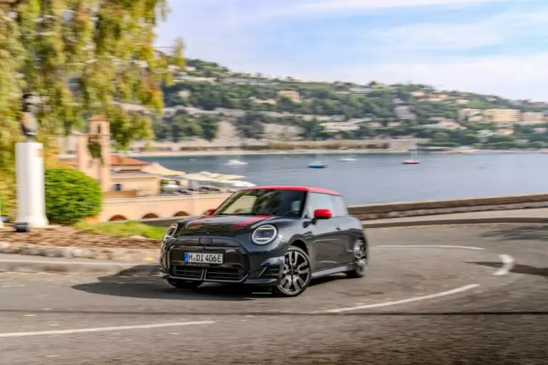 Mini Cooper SE John Cooper Works - 32