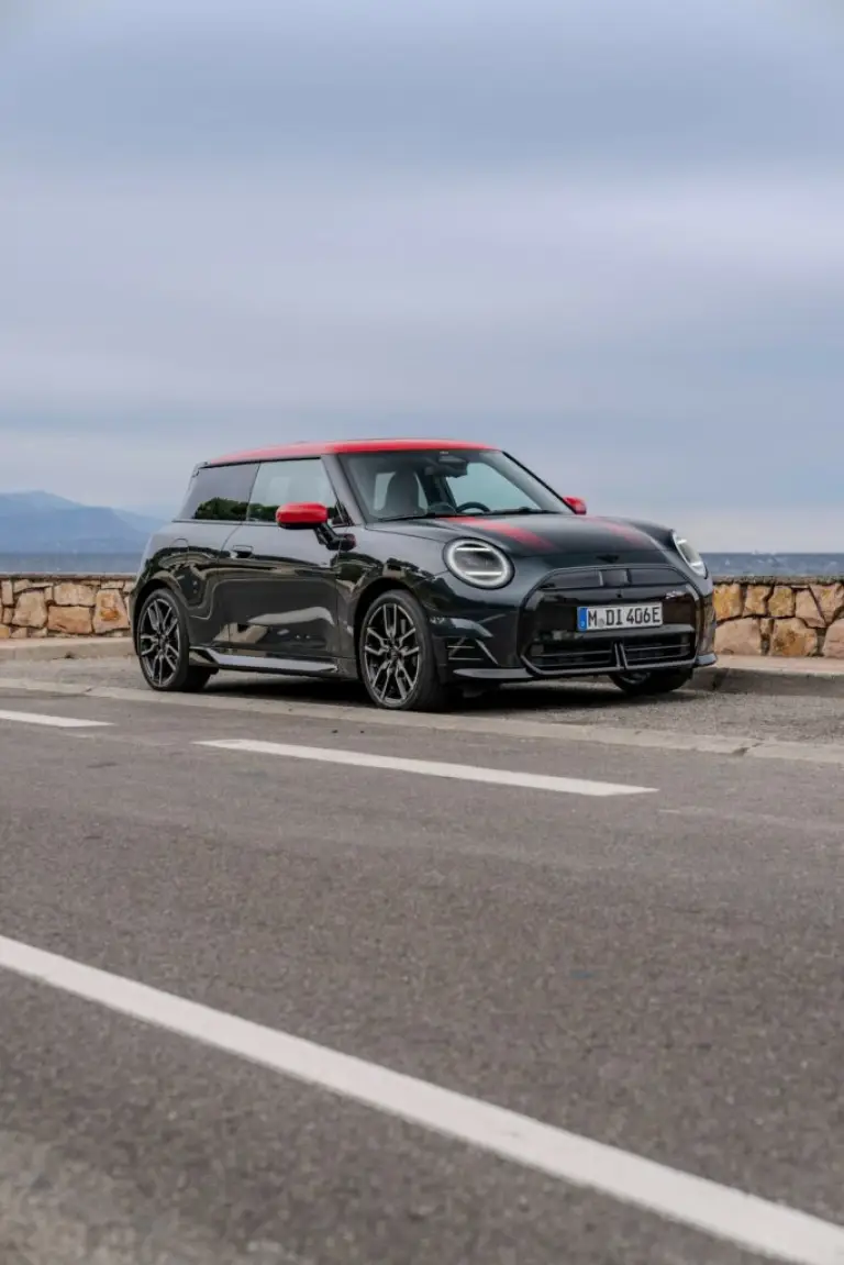 Mini Cooper SE John Cooper Works - 28