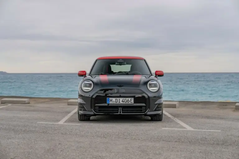 Mini Cooper SE John Cooper Works - 29