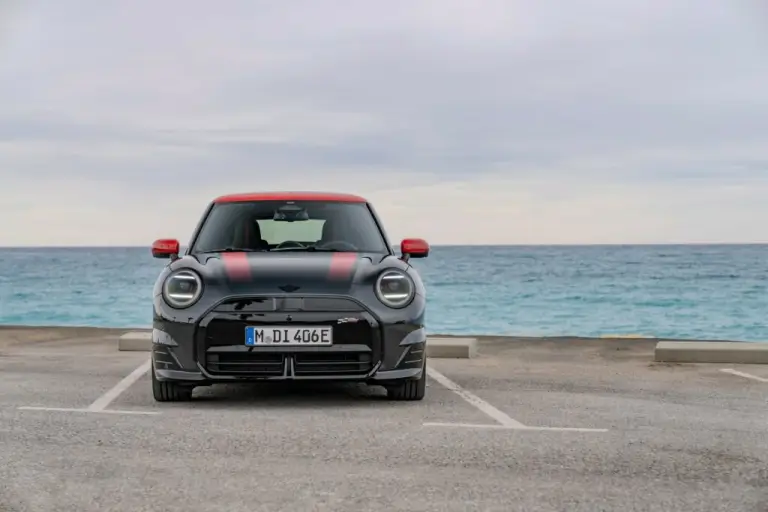 Mini Cooper SE John Cooper Works - 26