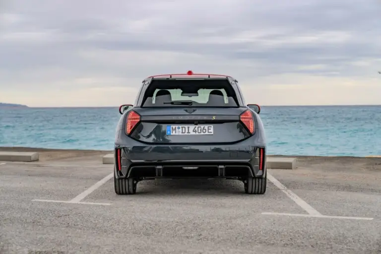 Mini Cooper SE John Cooper Works - 24