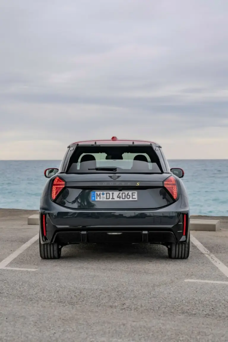 Mini Cooper SE John Cooper Works - 21