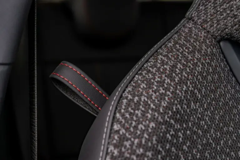 Mini Cooper SE John Cooper Works - 16