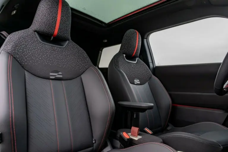 Mini Cooper SE John Cooper Works - 15