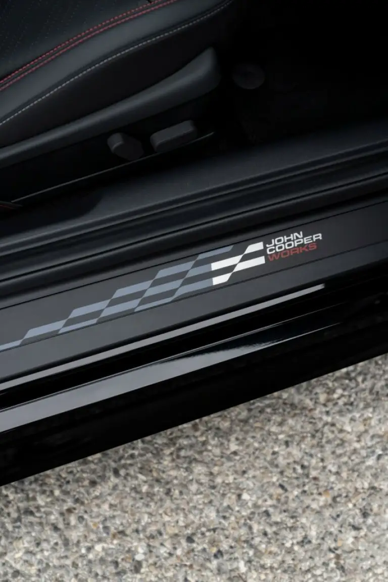 Mini Cooper SE John Cooper Works - 8