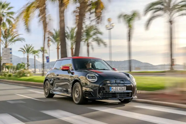 Mini Cooper SE John Cooper Works - 42