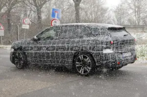 BMW iX3 2025 - Foto Spia 09-12-2023