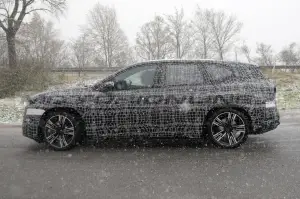 BMW iX3 2025 - Foto Spia 09-12-2023