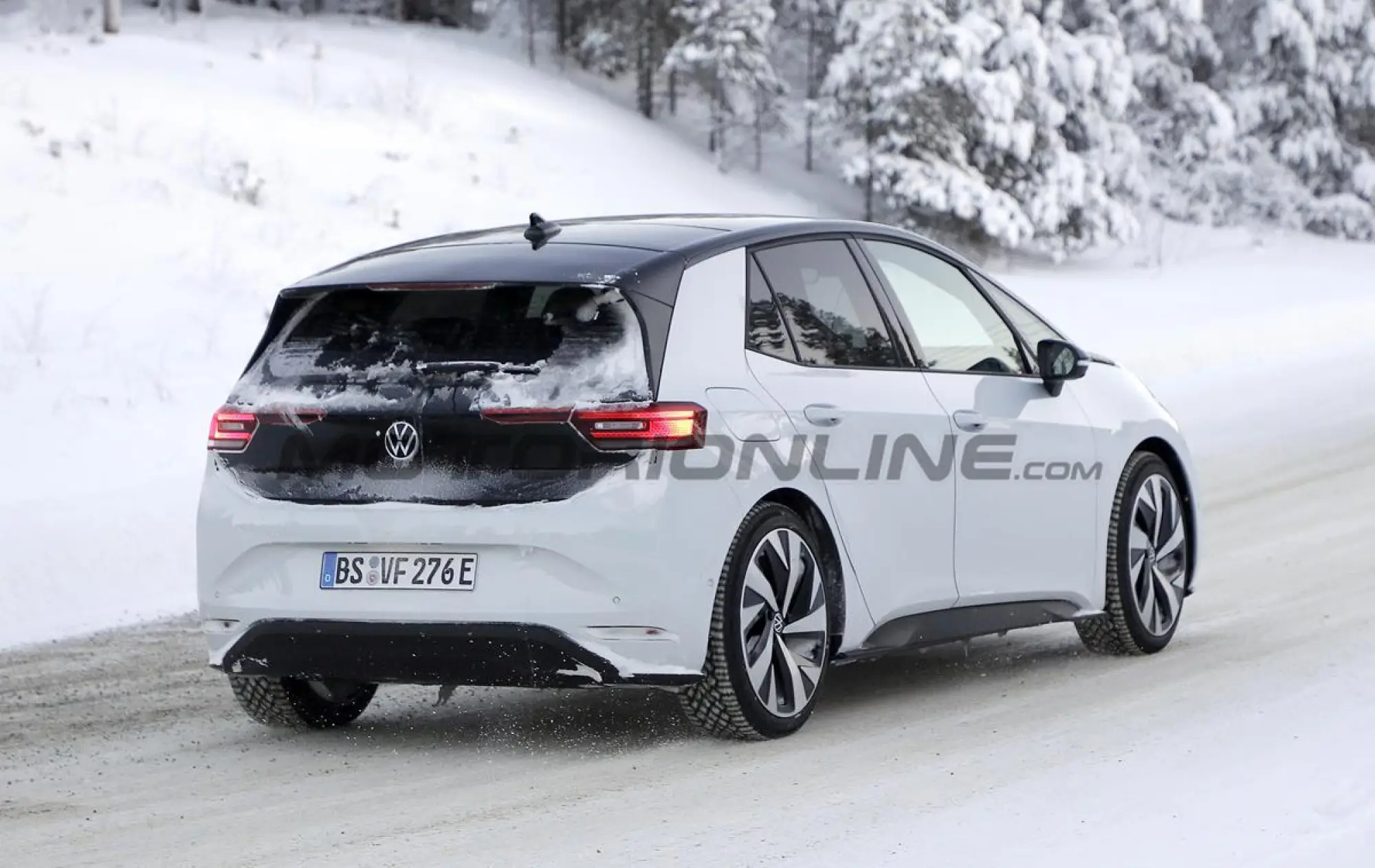 Volkswagen ID3 GTX - Foto spia 11-12-2023 - 11