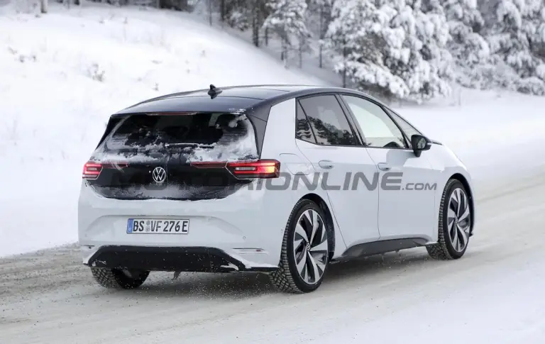 Volkswagen ID3 GTX - Foto spia 11-12-2023 - 11